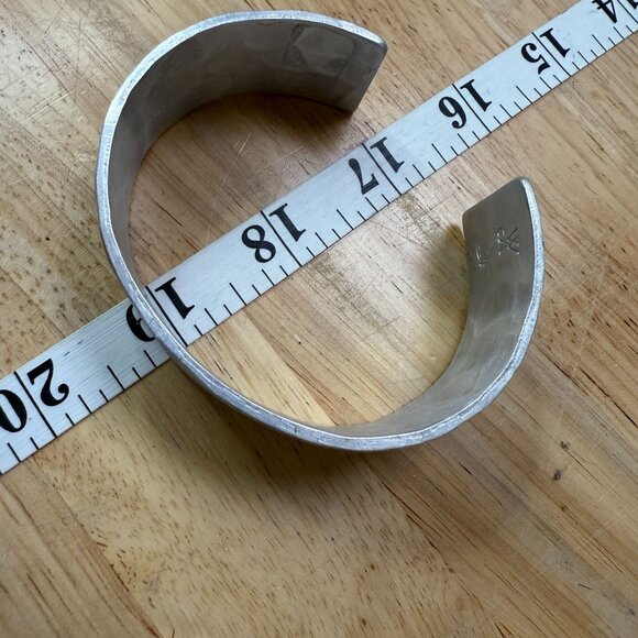 Silver Tone Cuff Bracelet Art Deco, Southwestern, Artisan, Hammered, Chunky - Picture 5 of 9